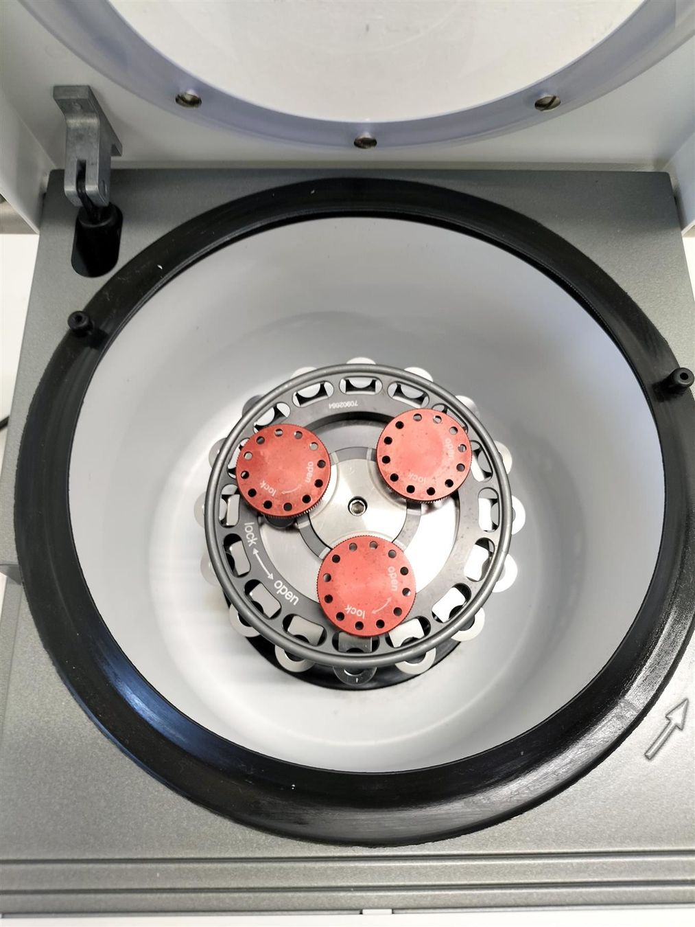 Laborzubehör: MagNA Lyser Sample prep- Homogeniser – Gebraucht aus Niederdorf von LeptonAG_Labor 5