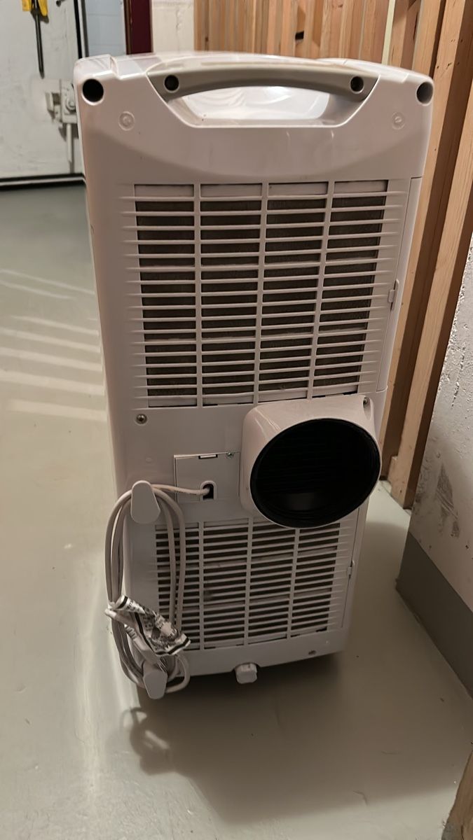 Primotecq Condizionatori: Klimagerät PRIMOTEQ CL-3000 mit Schlauch – Usato da Willisau venduto da StorageWars 2