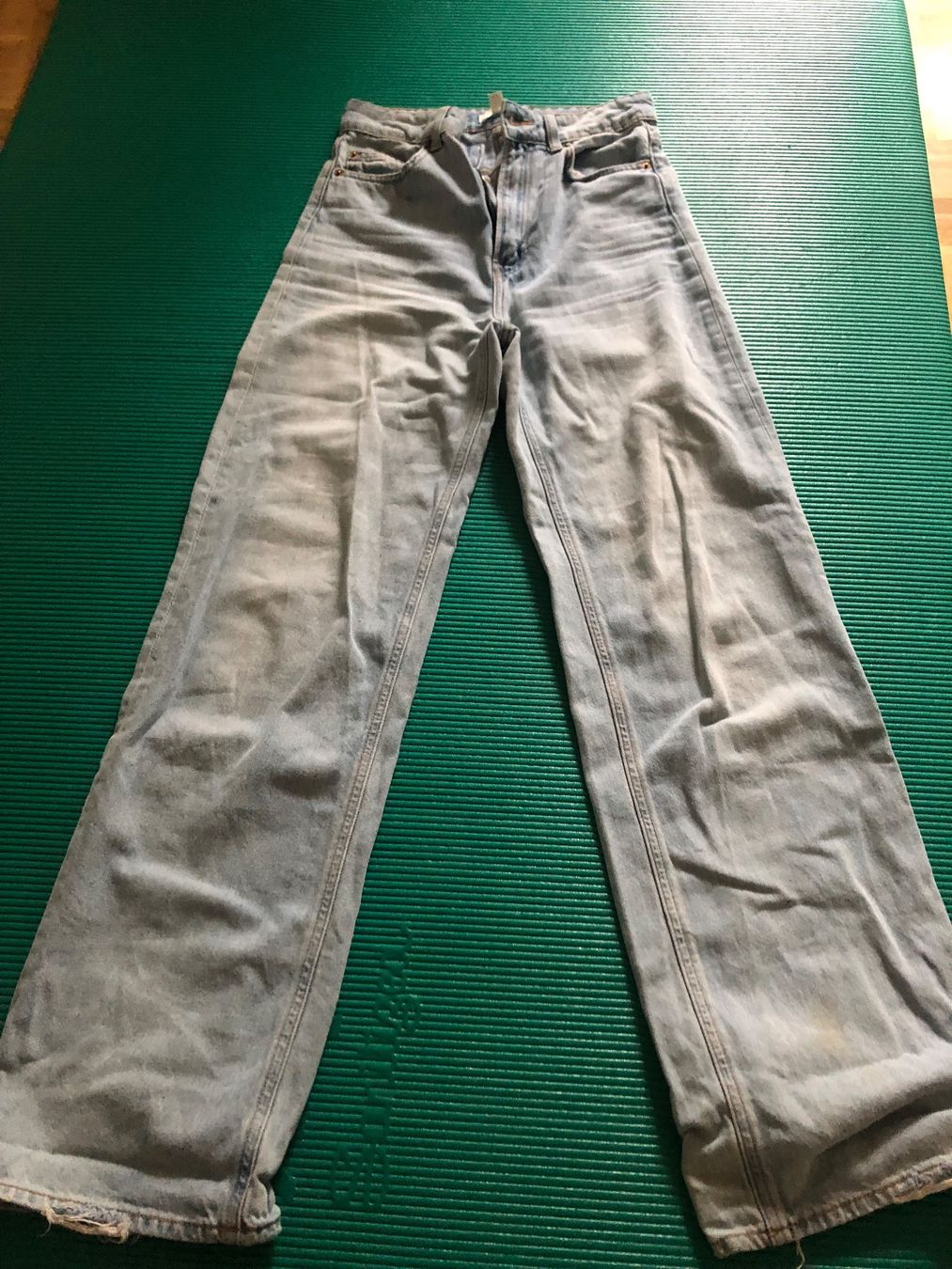 H&M Jeans: H&M Jeans, hellblau, Grösse 36 – Usato da Bern venduto da alimajd