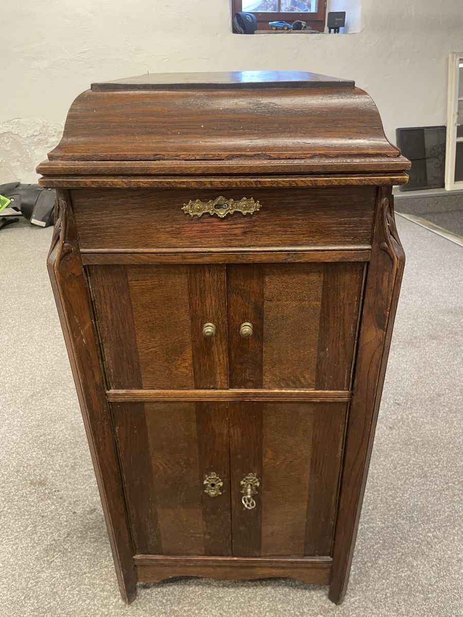 Giradischi: Stand Grammophon mit Platten ca 100 Jahre alt – Usato da Maur venduto da mar_9pbh 8
