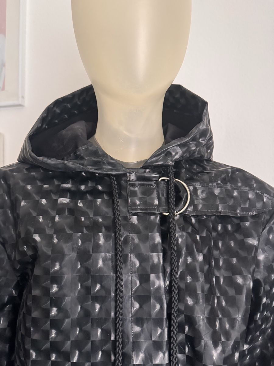 Cappotti: Schwarzer Regenmantel . One Size – Usato da Basel venduto da YanaR10 4
