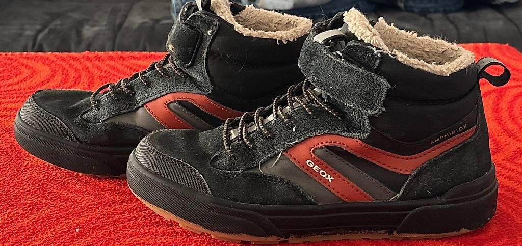 Geox Scarpe da uomo: Kinderschuhe Geox Grösse 35 – Usato da Regensdorf venduto da Piritatti