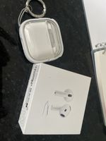 Neue AirPods 4 mit case