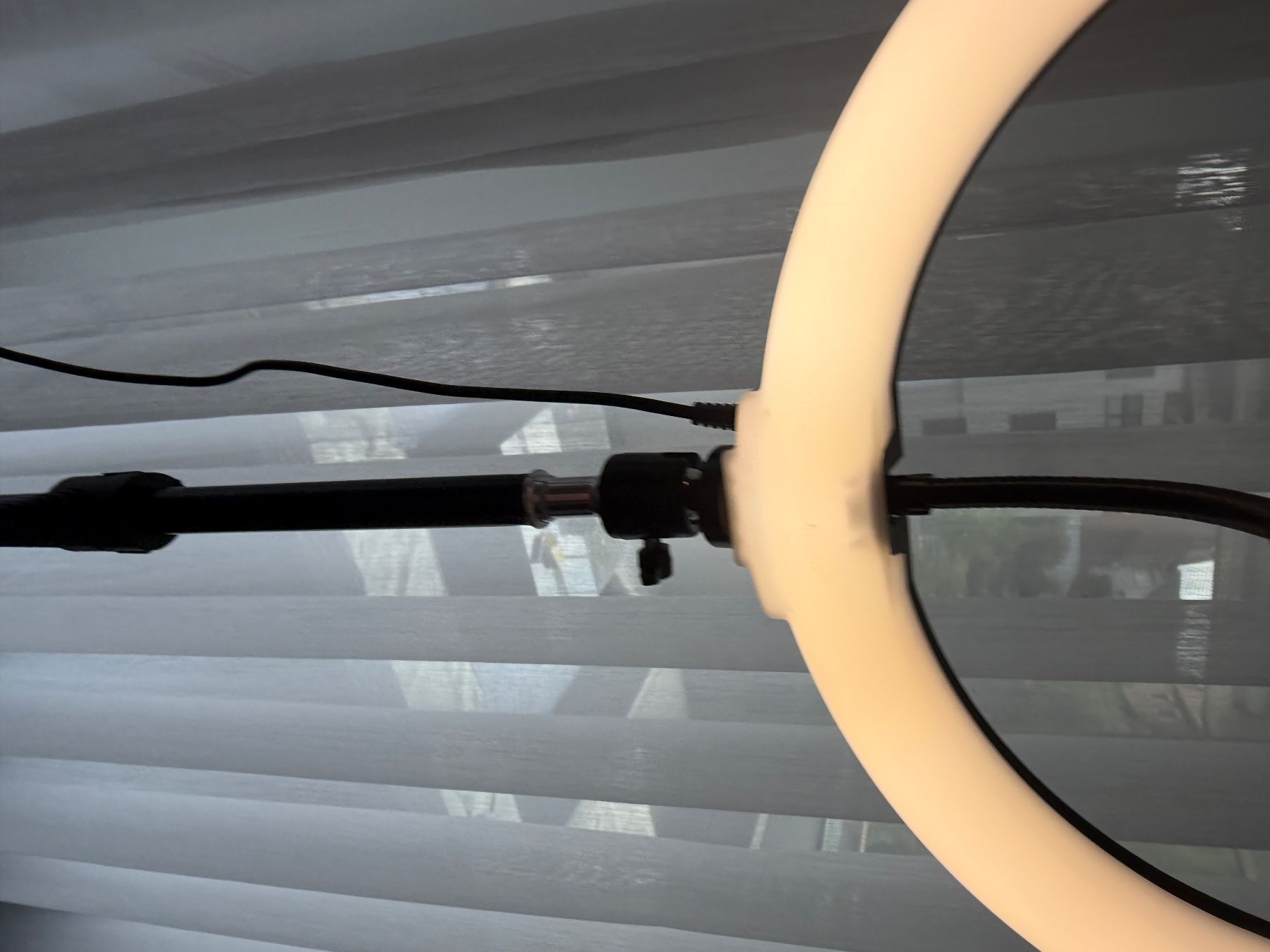 Lampade: Ringlicht RGB LED mit Smartphone Halterung neu – Usato da Winterthur venduto da dri_d8bb 5