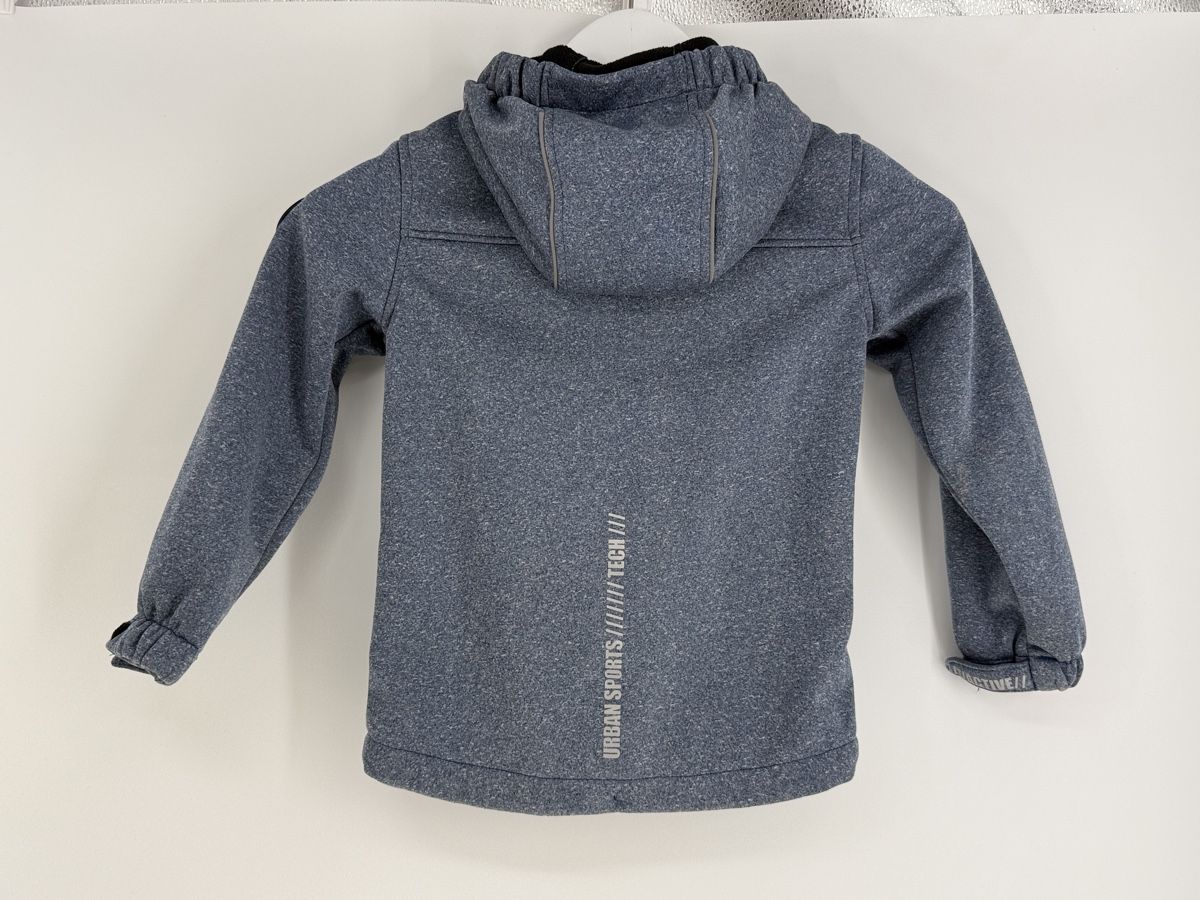 Giacche & Cappotti: Softshelljacke Gr. 122 mit Kapuze von Alive  – Usato da Auenstein venduto da moin. 1