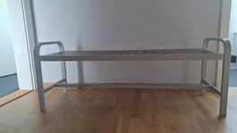 Bank Metall grau Gestell und Lamellen (aus Plastik)