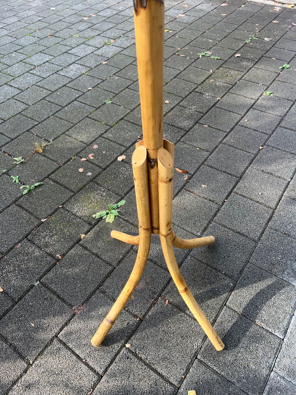 Guardaroba: Vintage Kleiderständer / Rattan Parrot – Usato da Aarburg venduto da Annemarie16 4