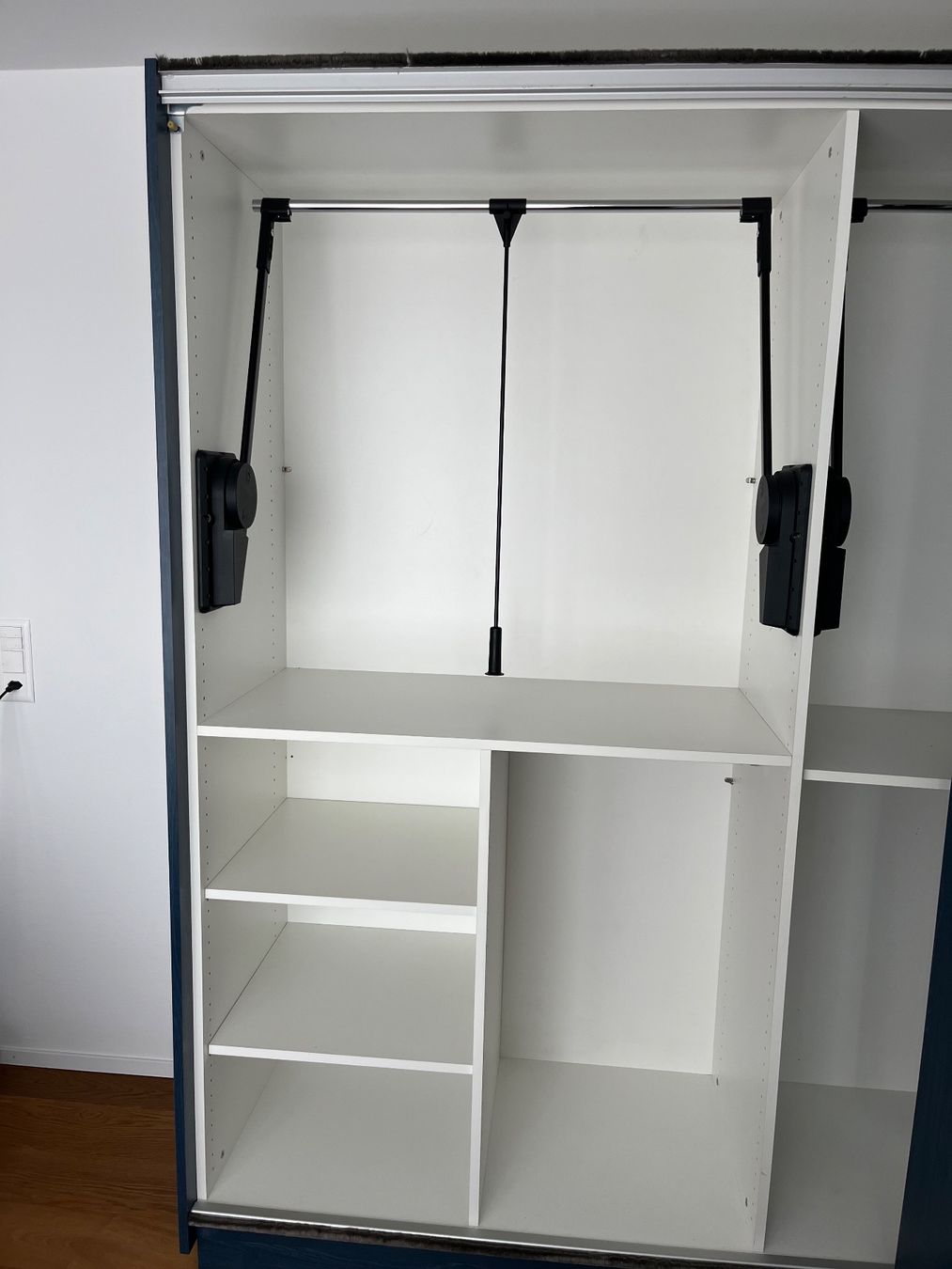 Schränke: Kleiderschrank – Gebraucht aus Dagmersellen von mar_97nn 2