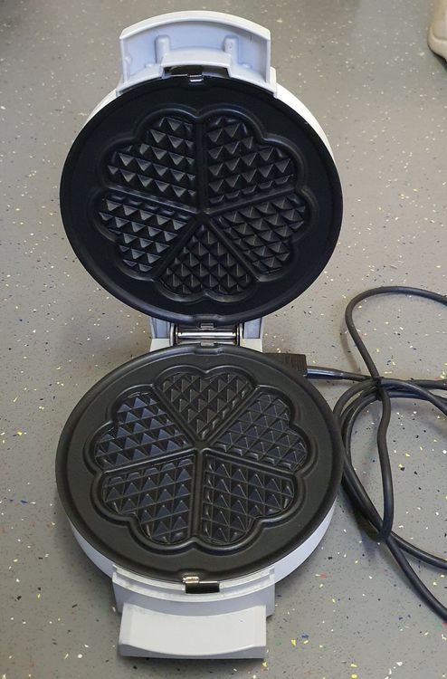 Tefal Brezeleisen Waffeleisen Typ 990 (Gebraucht) in Neerach für CHF 27