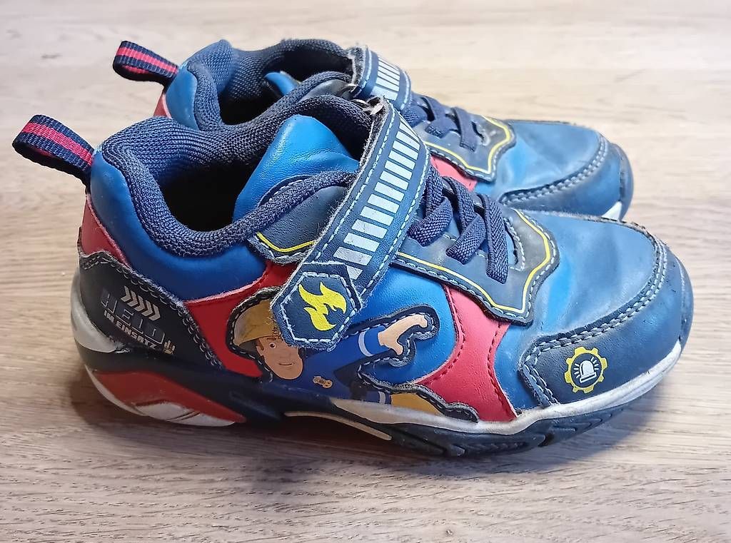 Chaussures garçon: Schuhe Gr. 26 – D'occasion à Auw par luszur