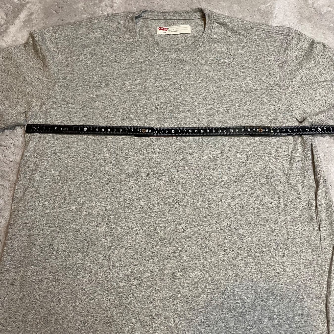 Levi's T-Shirts: Levi's T-Shirt Grau Gr. M Standard Fit Baumwolle – Gebraucht aus Bubikon von SwissSecondLife 2