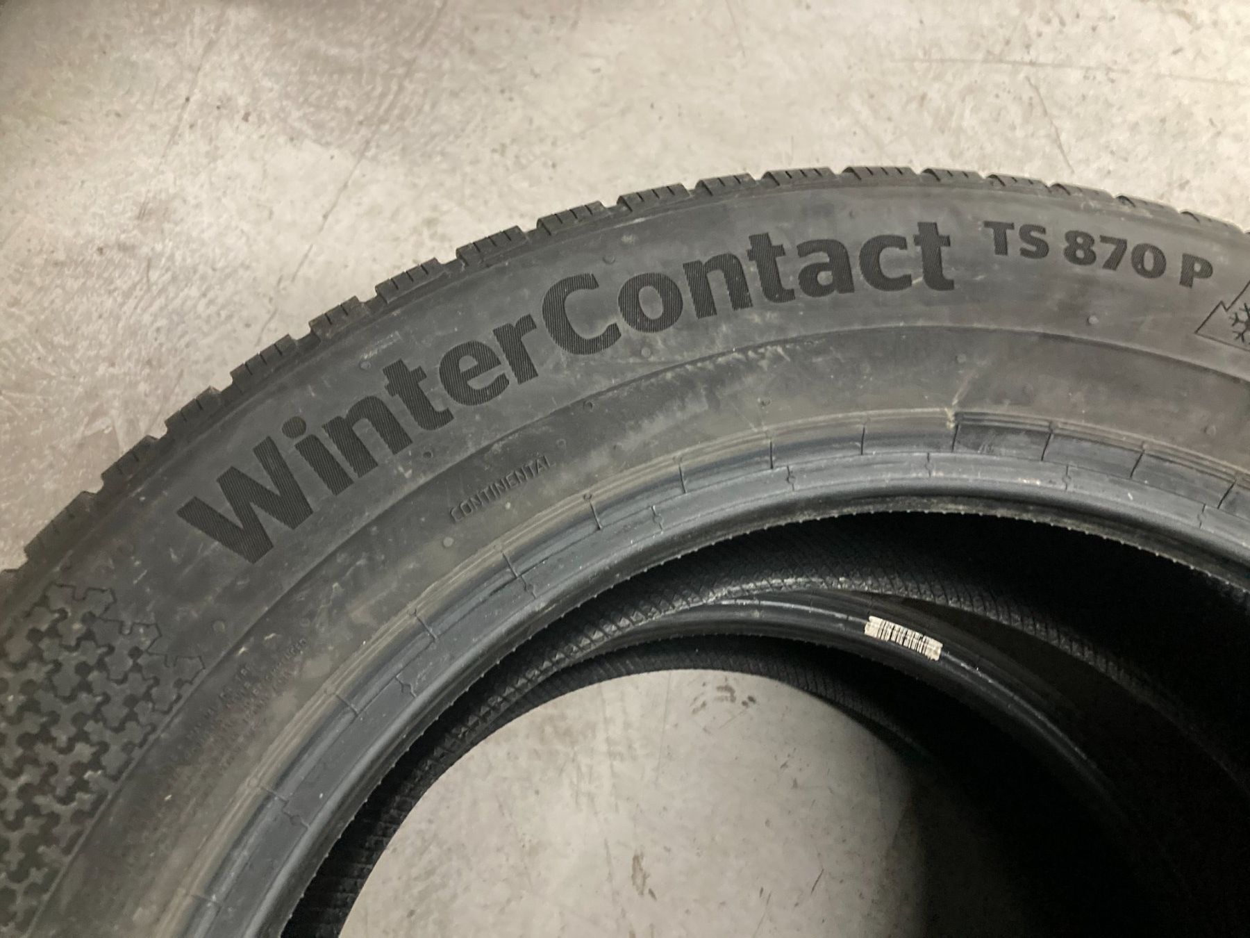 Continental Pneumatici & Ruote complete: Winterpneu 225/60R18 Continental – Usato da Cham venduto da WB2223 4