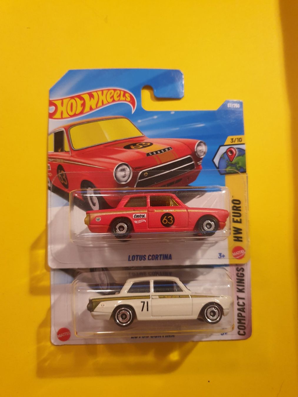 Hot Wheels Modellini d'auto: 2 x Hot Wheels LOTUS CORTINA – Nuovo e nell'imballaggio originale da Oftringen venduto da Rotor