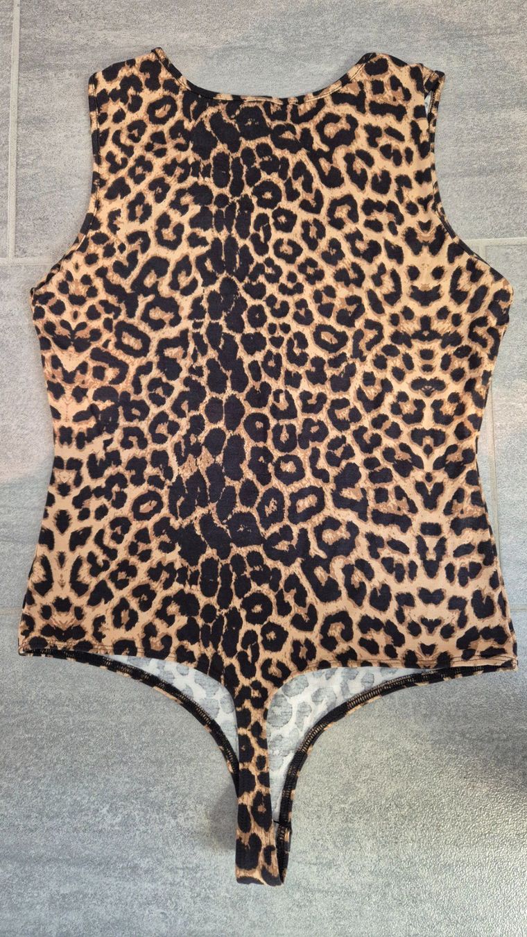Top: ABOUT YOU Body 'Phyllis' in Leo, Grösse 40 – Usato da Wädenswil venduto da frandzrh 2