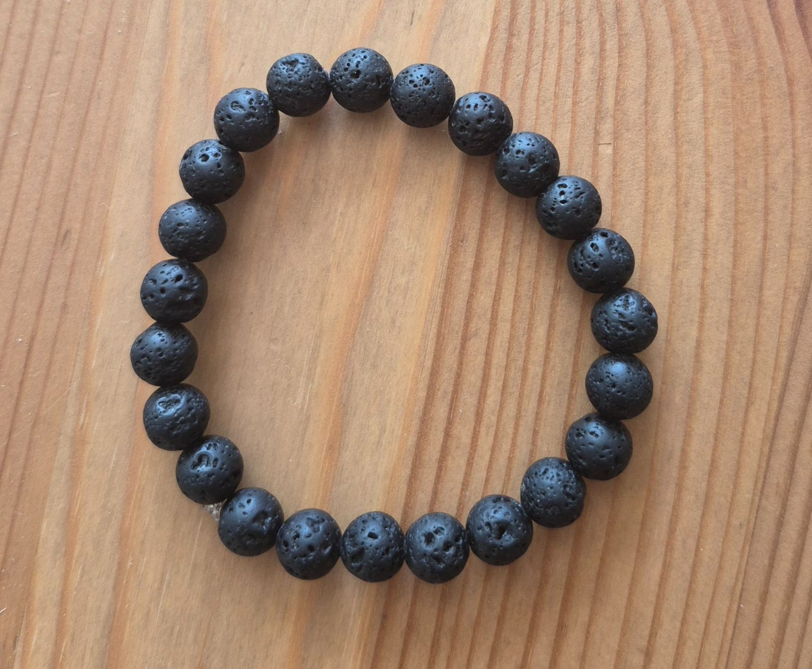 Bracciali & Braccialetti: Armband Lavasteinperlen schwarz neuwertig – Nuovo (secondo la descrizione) da Winterthur venduto da EH47