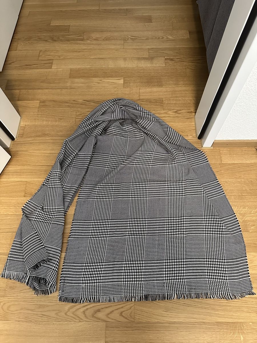 Foulard & Sciarpe: Schal schwarz/weisses Hahnentrittmuster – Nuovo (secondo la descrizione) da Ermatingen venduto da nic_x2tf 1