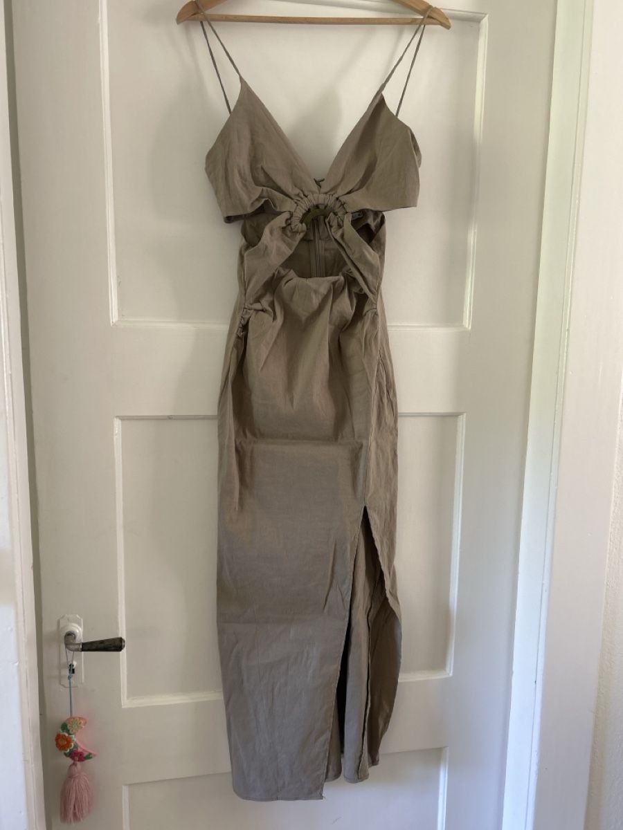 Zara Kleider: Zara summer dress with front opening  – Gebraucht aus Zürich von Chiara_mc