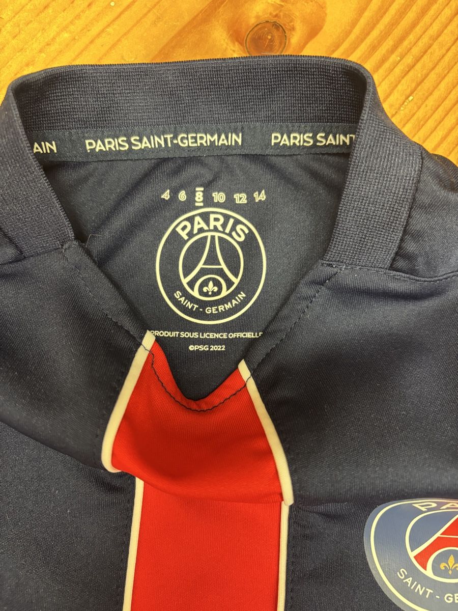 Scarpe, pantaloni & magliette da ginnastica: Paris Saint-Germain Trikot, Grösse 128 – Usato da Büren an der Aare venduto da Nikito2001 1