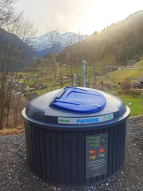 Abfalleimer: Abfalleimer Mülleimer Halbunterflurcontainer Abfallbehalter – Neu und originalverpackt aus Tavannes von .Rochat. 2