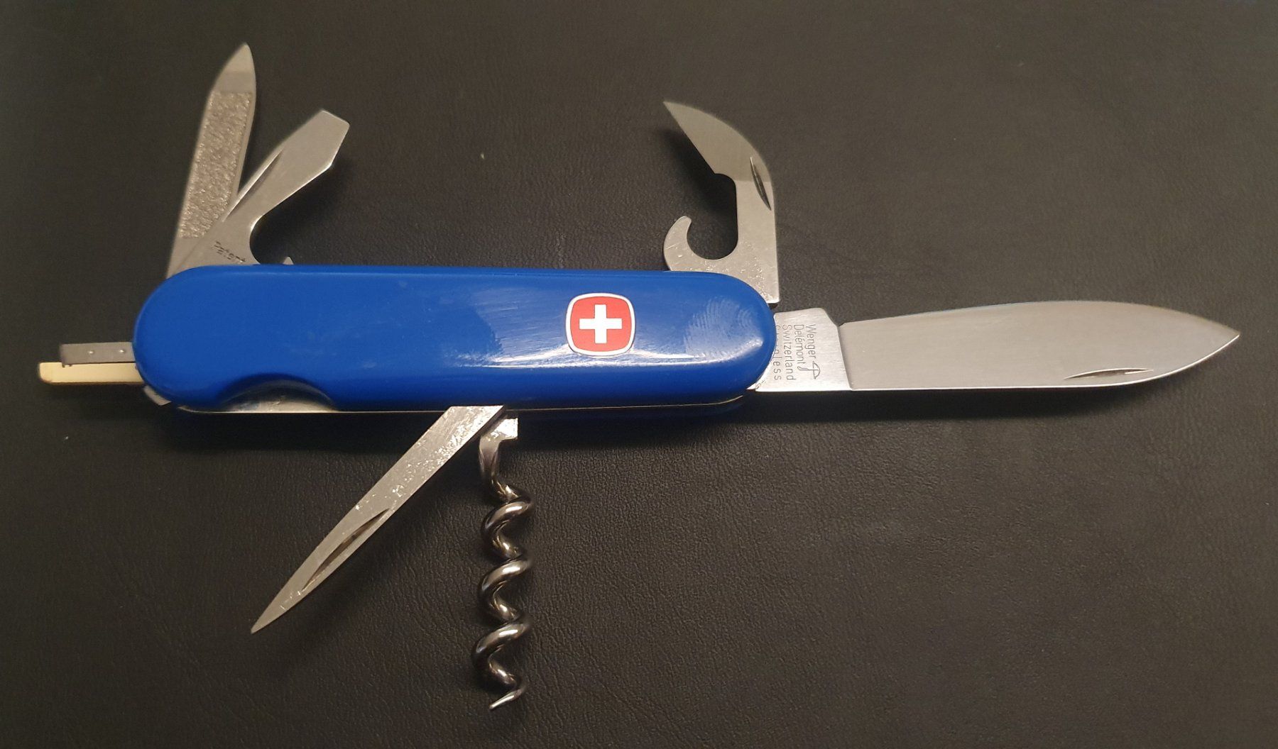 Victorinox Taschenmesser: 3 Victorinox/Wenger Sackmesser mit Logo – Gebraucht aus Härkingen von MarianneSi 6