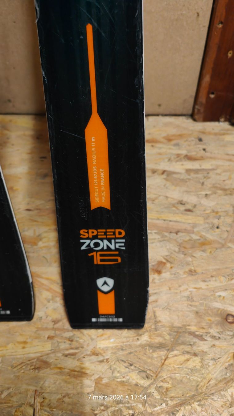 Dynastar Sci: Dynastar Speed Zone 16, 158cm, fixations Alpine Konect – Usato da moutier venduto da davidtr 1