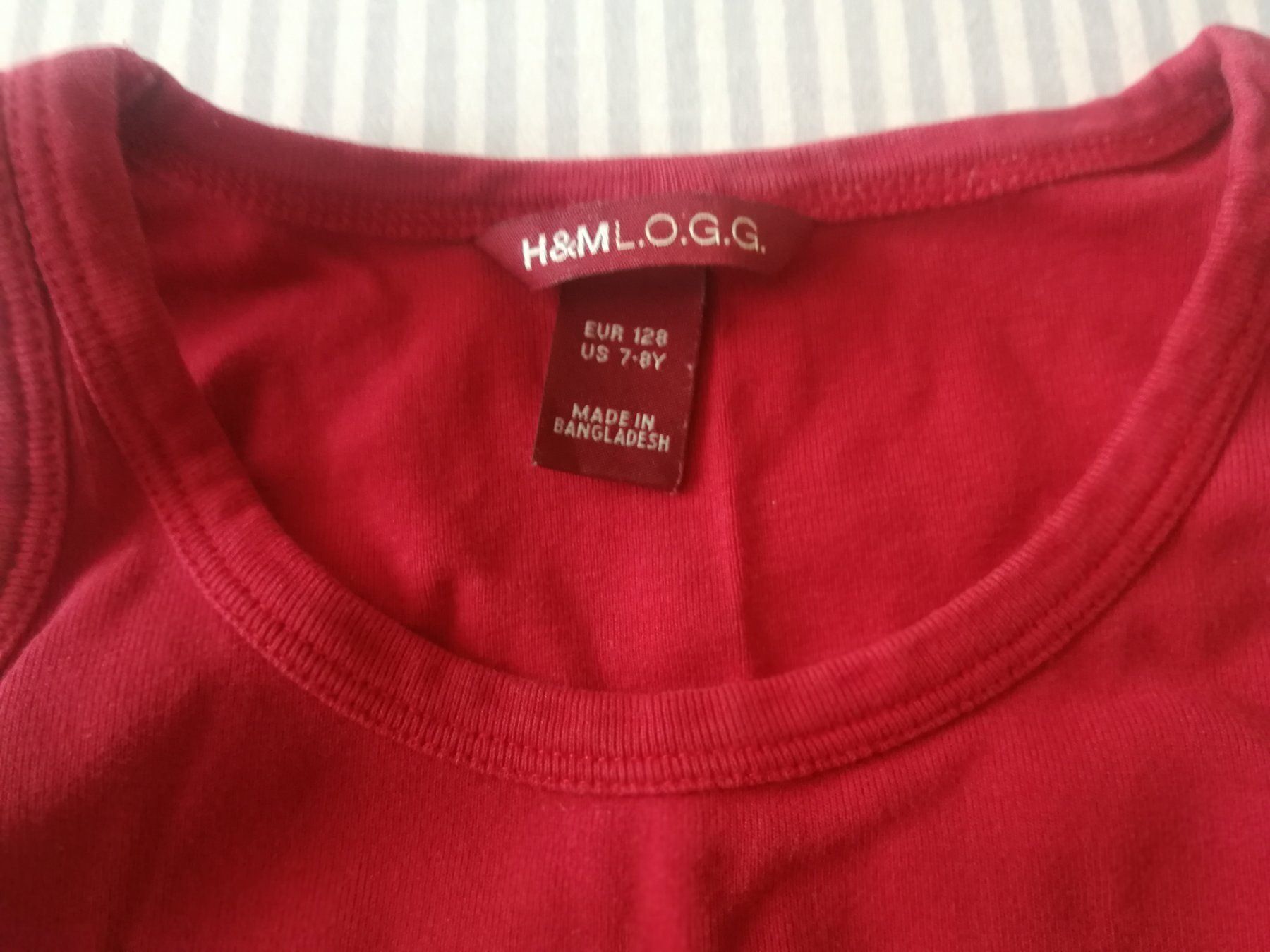 H&M Biancheria intima: Unterhemd rot h&m 7-8j – Usato da Zürich venduto da laude 1