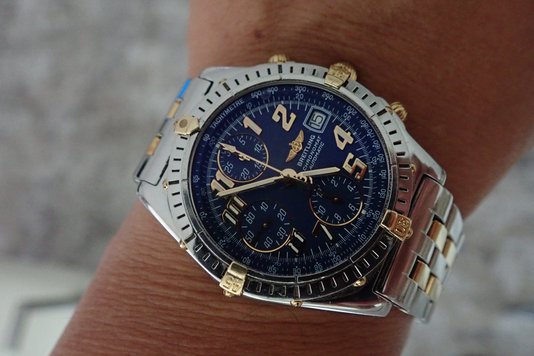 Breitling Orologi: BRIETLING CHRONOMAT AUTOMATIC 18K, GOLD STAHL 100M. – Usato da Wohlen AG venduto da superwatchesteam