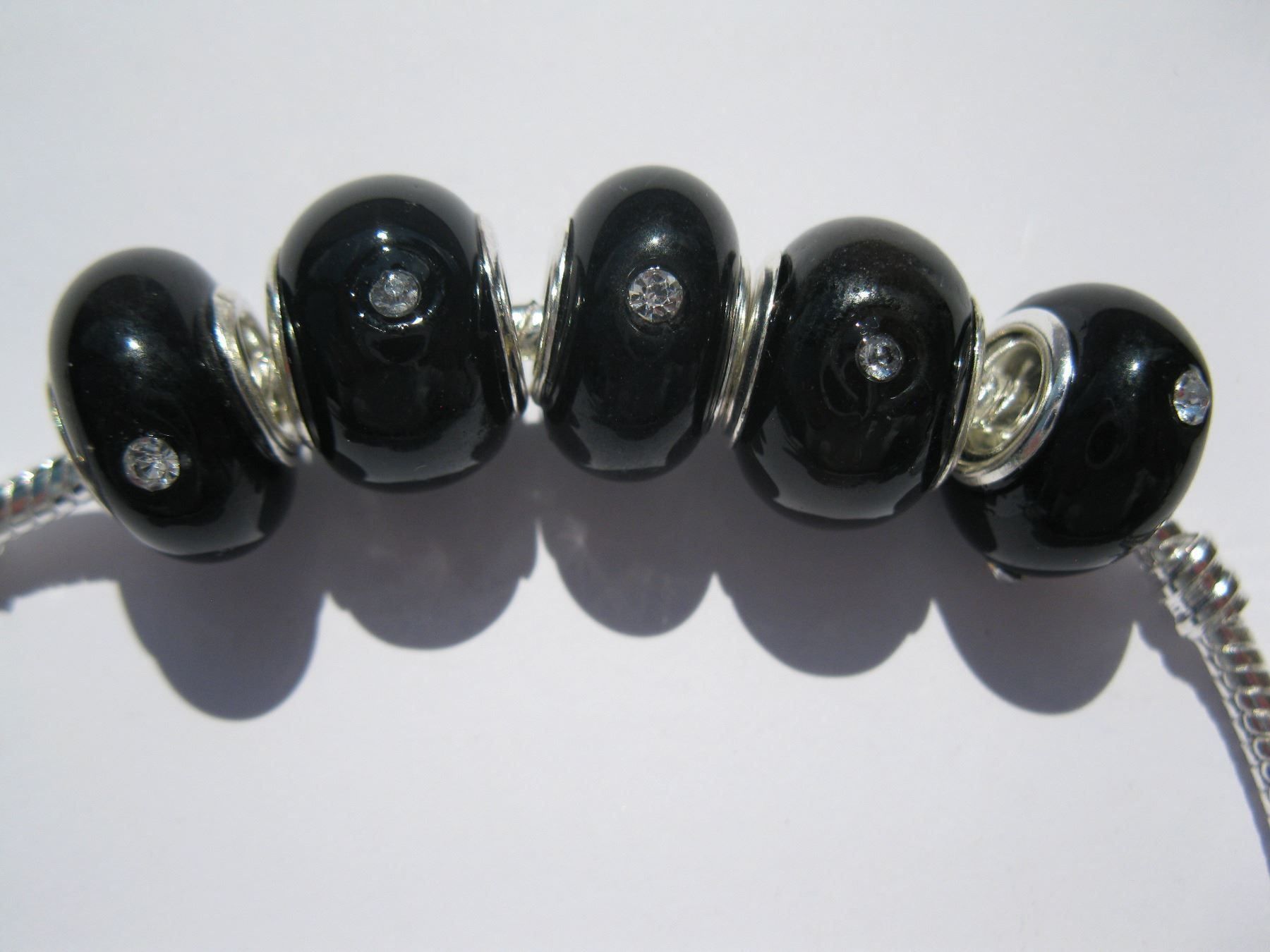 Perlen (unechte): 3 Grosslochperlen, Glas Beads schwarz mit Strass – Neu und originalverpackt aus St. Margarethen TG von LuanaKa 1