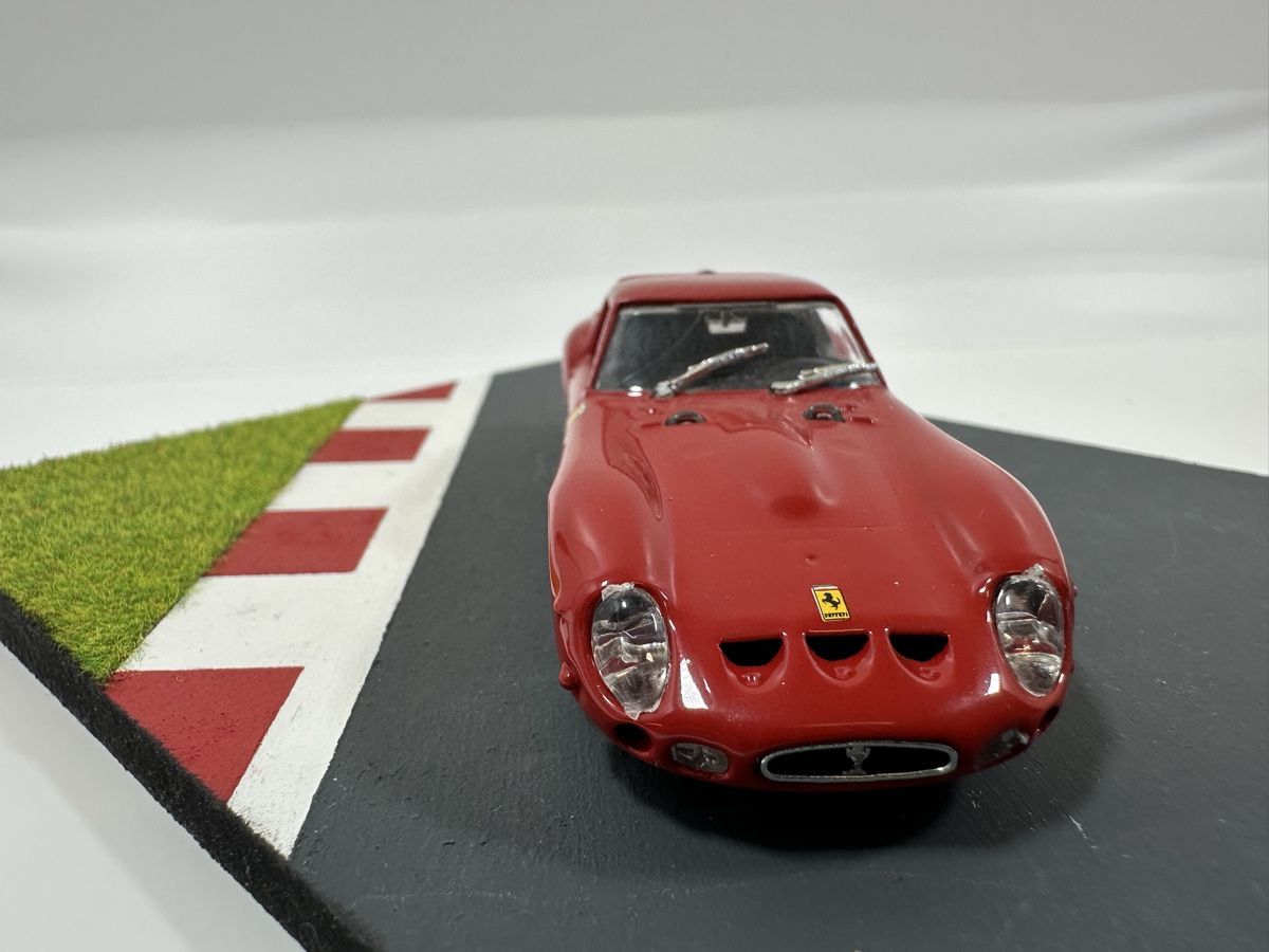 Ferrari Modellini d'auto: Ferrari 250 GTO 1:43, rot, MODEL BOX – Usato da Zofingen venduto da rf9_x2xt 7