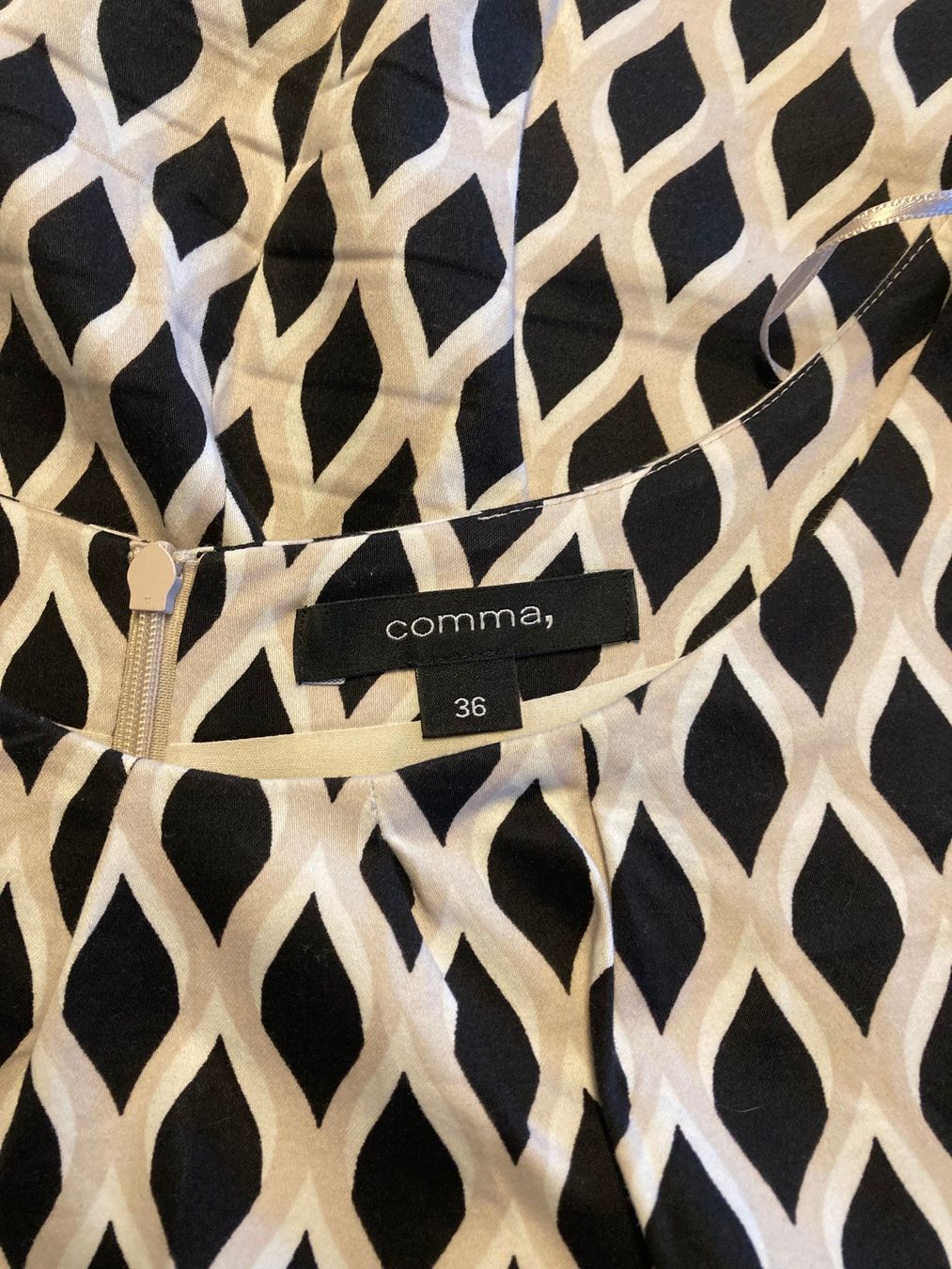 Comma Robes: Robe Comma – D'occasion à Cressier FR par vsa_87b2 3
