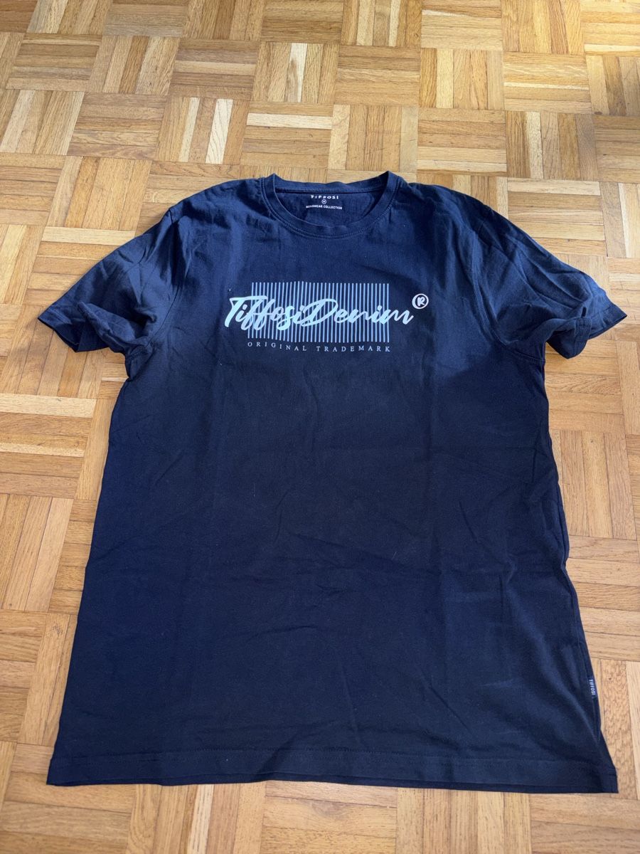 T-Shirts: Tiffosi Denim Herren T-Shirt, Gr. M Dunkelblau, neuwertig – Gebraucht aus Jona von SaF0da
