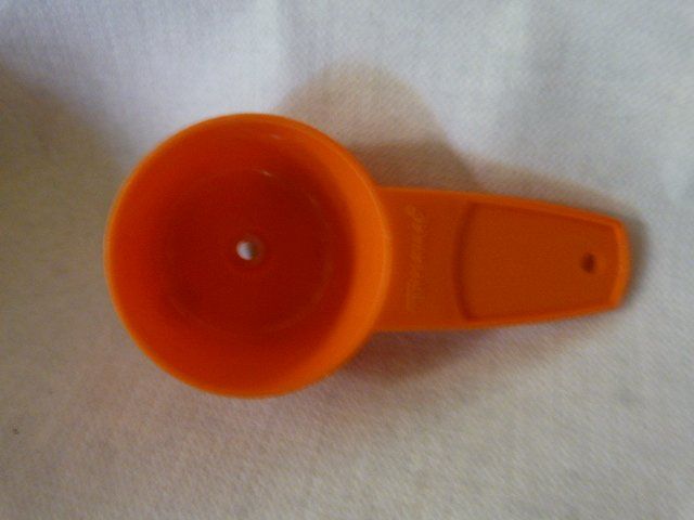 Tupperware Altri elettrodomestici e apparecchi d’epoca: Tupperware Mini-Trichter Y48, orange – Usato da Nunningen venduto da Ave51 1