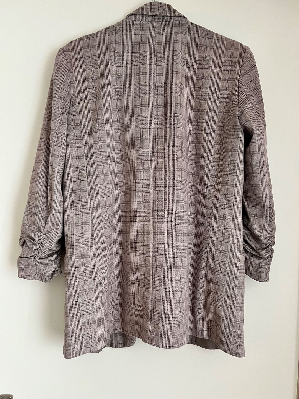 Ensembles & Tailleurs: Karierter Zara Blazer Grau Gr. M – D'occasion à Zürich par lexi_alex 1