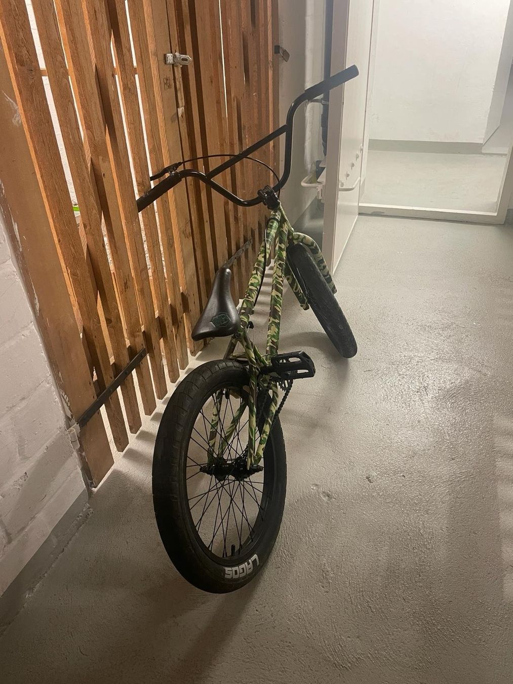Vélos: BMX mit Helm – Neuf (Voir description) à Tann par brujachica75 1