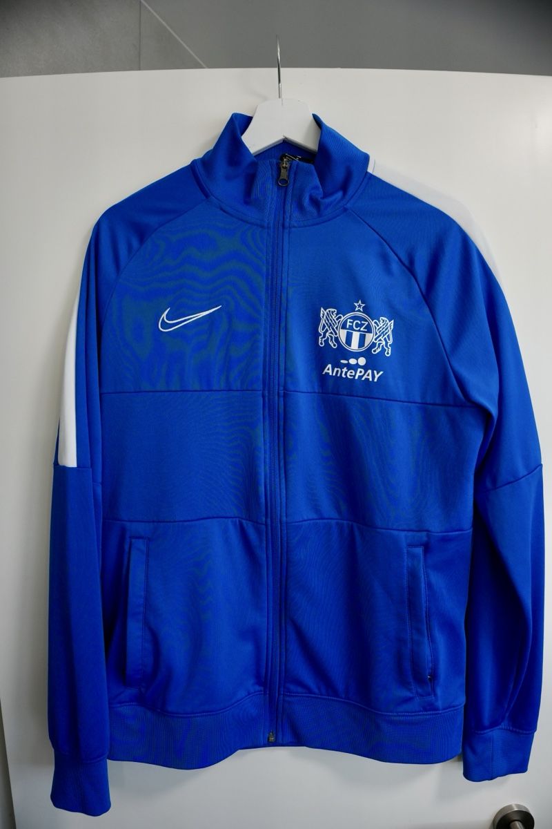 Jacken: FCZ Jacke – Gebraucht aus Staad SG von 12zurich12