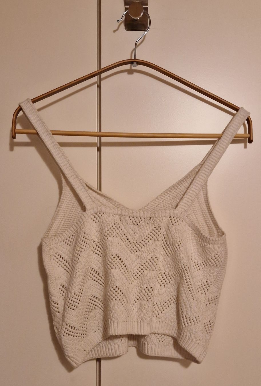 New Look Tops: Strick-Top weiss, kurz – D'occasion à Andermatt par nin_ks9v 1