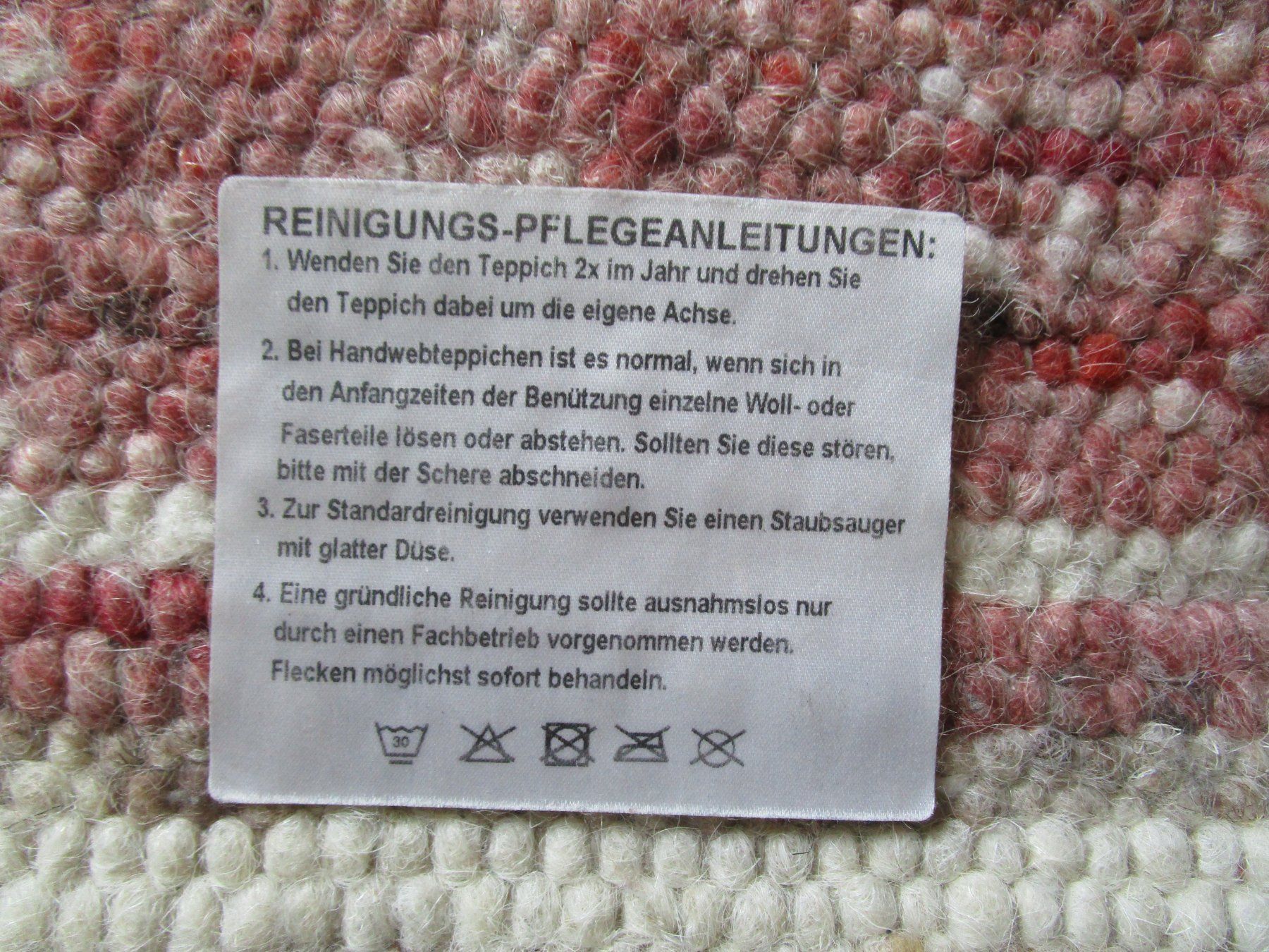 Tappeti: SCHAFSCHURWOLLE TEPPICH  70X130 – Usato da Scuol venduto da Luana.. 2