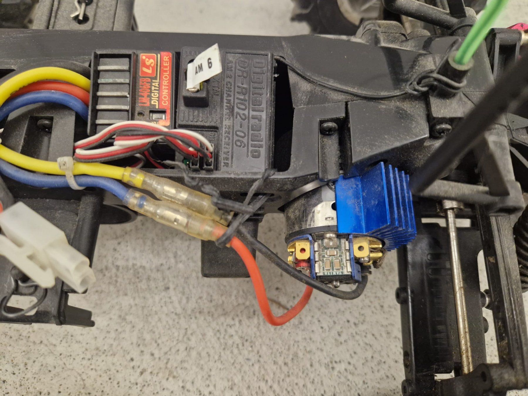RC Kits de montage: RC Modellauto Elektro Monstertruck – D'occasion à St. Gallen par wri_m9b2 4
