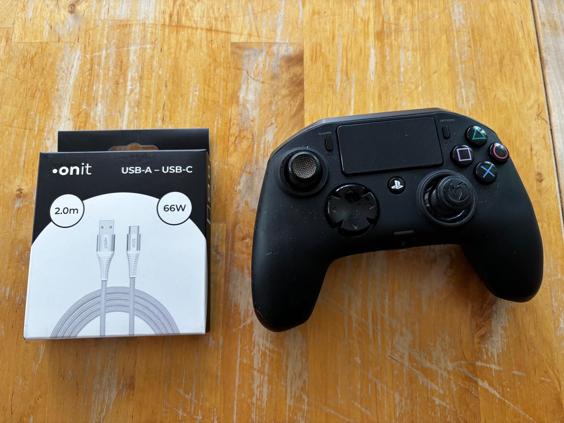 Namco Controller: Nacon SLEH 00446 Playstation 4 Controller – Usato da Frenkendorf venduto da gelbeZinnie