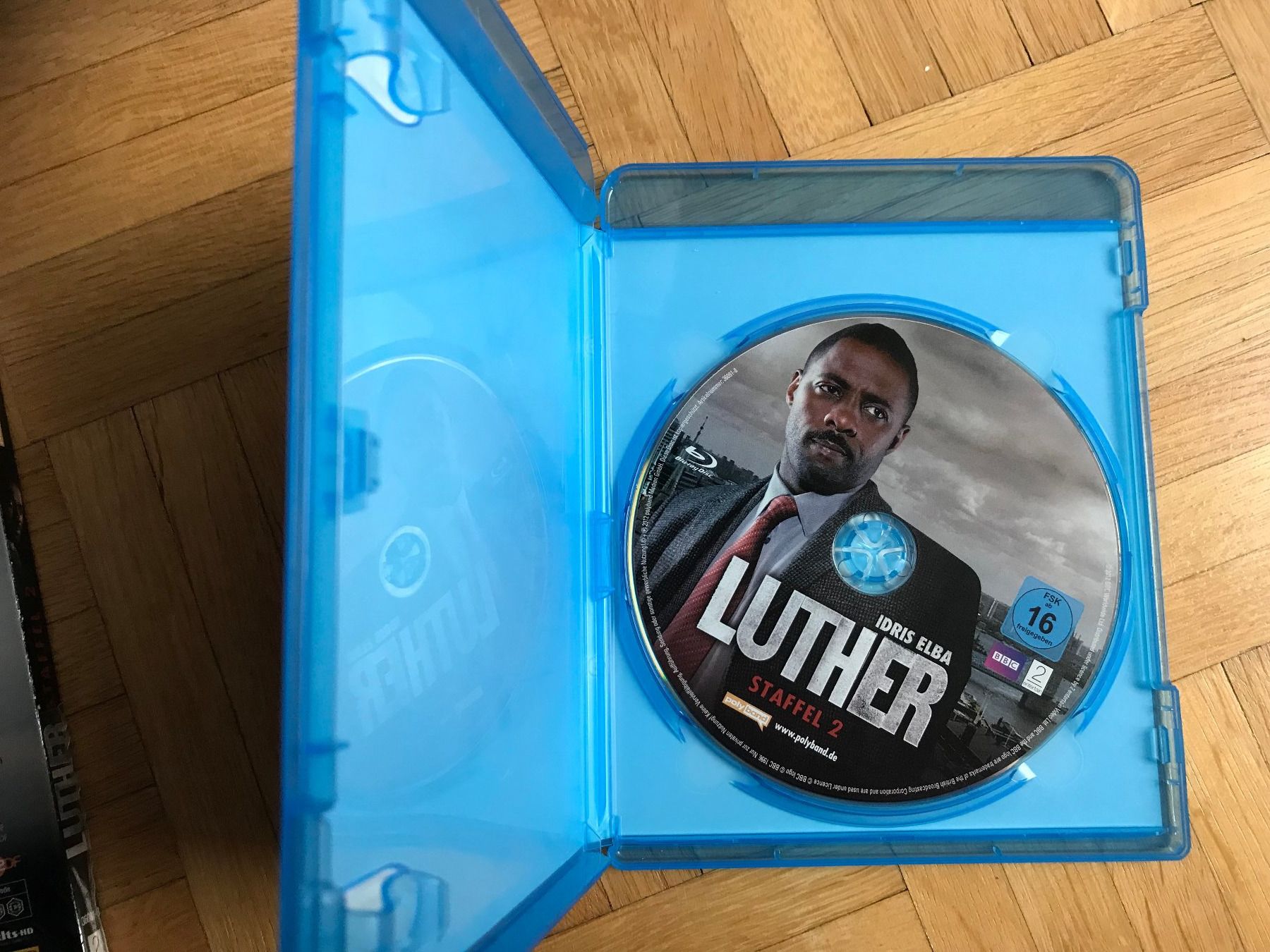 Tutti i DVDs: Luther - Staffel 2 - mit Slipcover - Blu-ray – Nuovo (secondo la descrizione) da Zürich venduto da Malcom 2