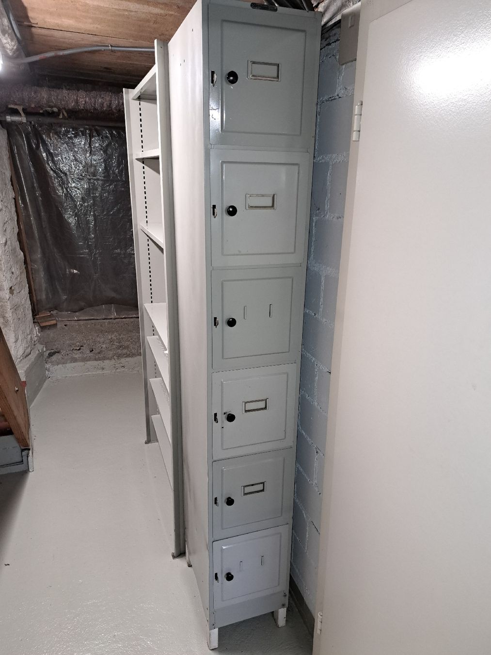Schränke: Schrank – Gebraucht aus Sulgen von Alexander250