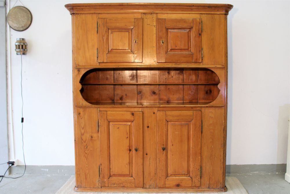 Credenze: Buffet. Antik in SUPER Zustand. – Usato da Trun venduto da artantic