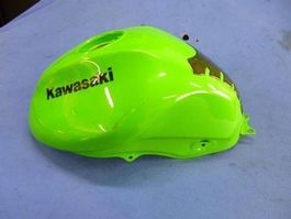 Kawasaki ER-6n / 2010 Benzintank