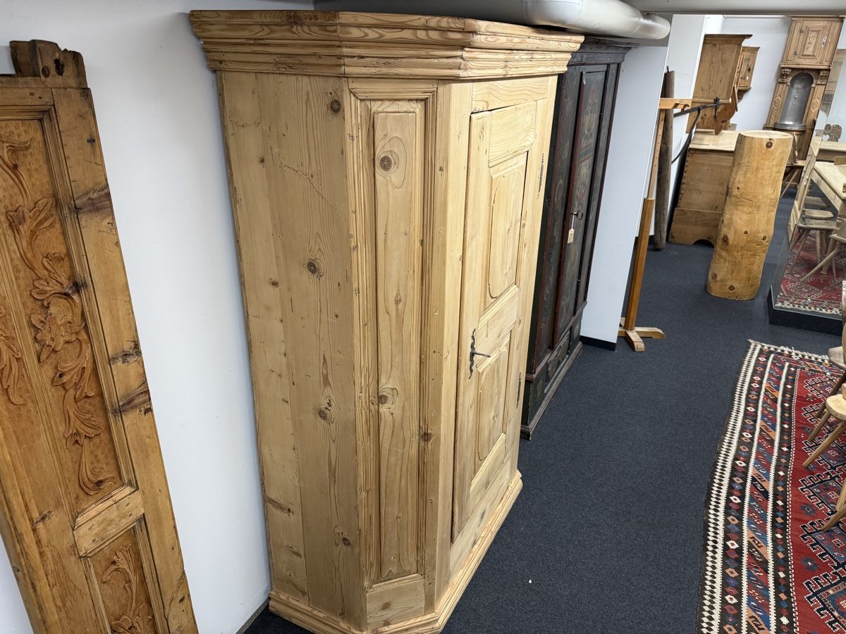 Armadi: Antiker Schrank Barock – Usato da Gossau SG venduto da Liq-Gossau 1