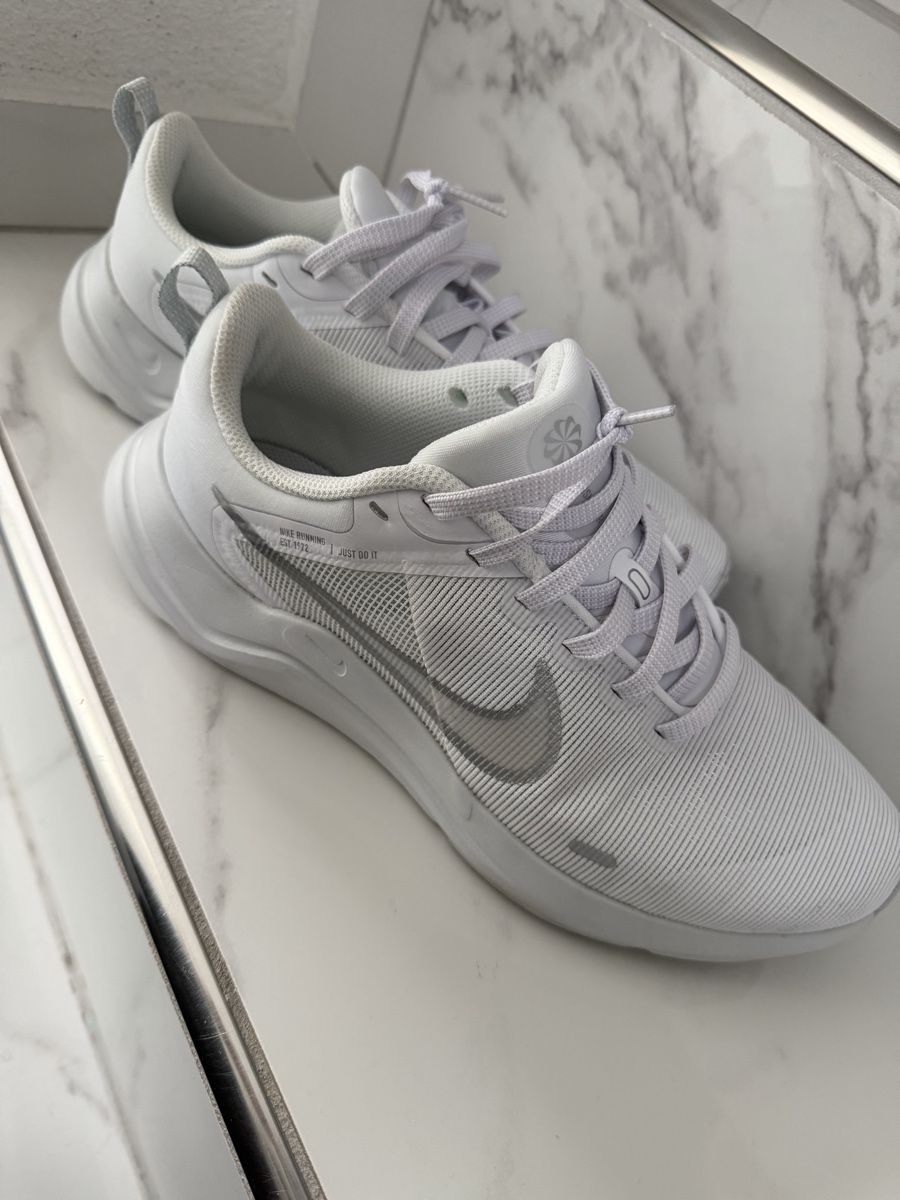 Nike Scarpe da donna: Nike schuhe – Usato da Roggwil BE venduto da 123vera456