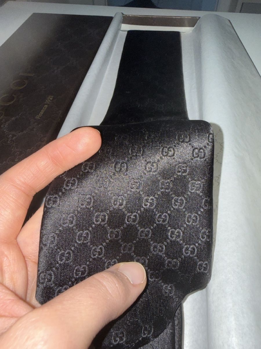 Gucci Krawatten: Gucci Tie Black Monogram original verpackt – Neu und originalverpackt aus Küsnacht ZH von Helenassecondhand 1