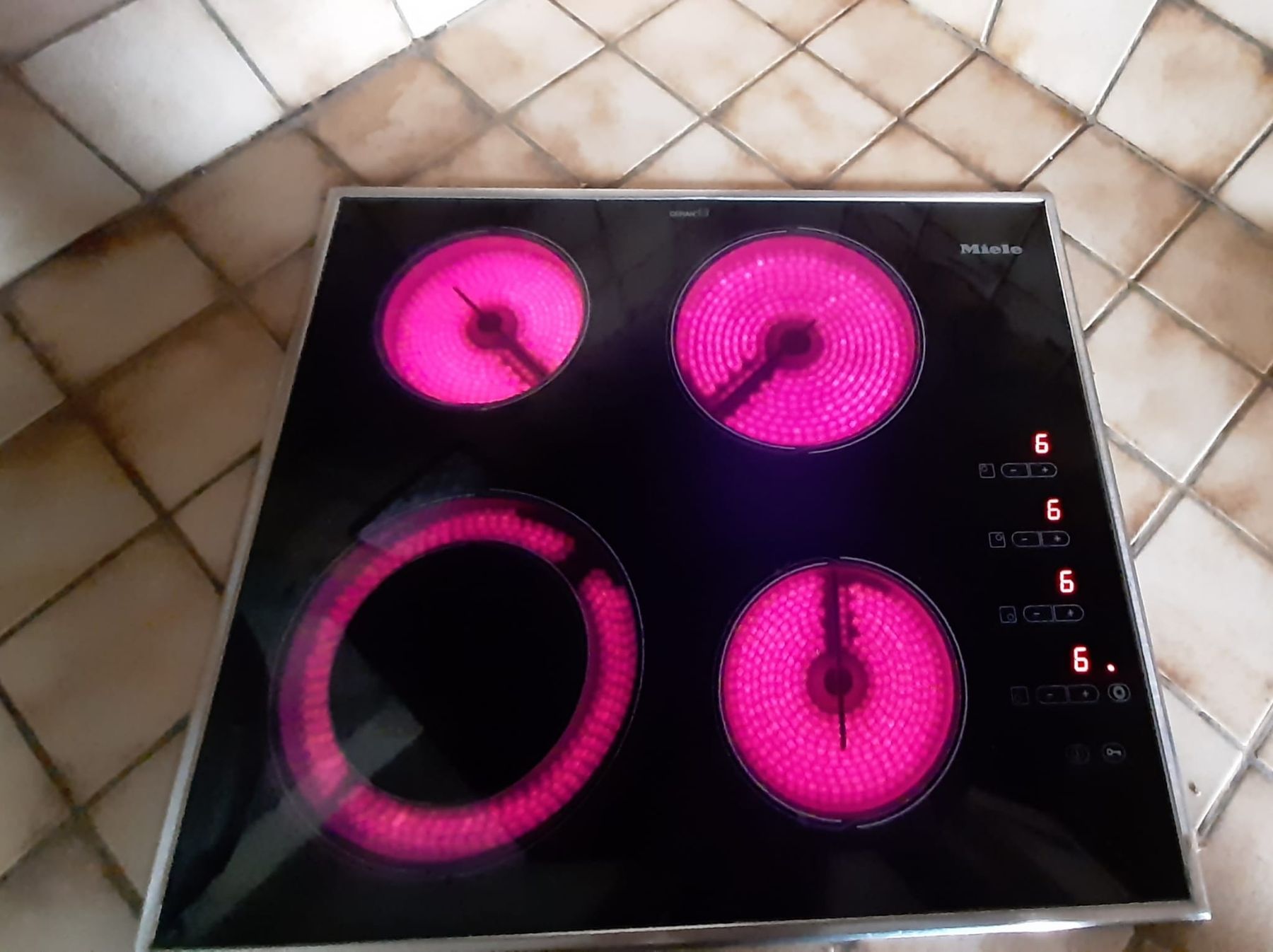 Cucine: Plaque cuisson vitrocéramique MIELE KM466 – Usato da Rossemaison venduto da danou01 1