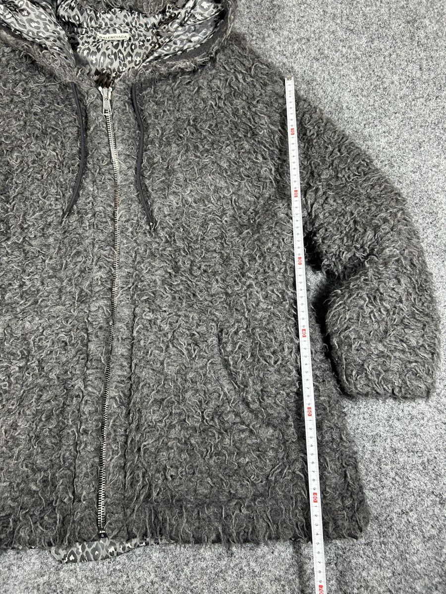 Balenciaga Jacken: BALENCIAGA Leopard-Lined bouclé  – Neu (gemäss Beschreibung) aus La Sagne NE von Matlasape 6
