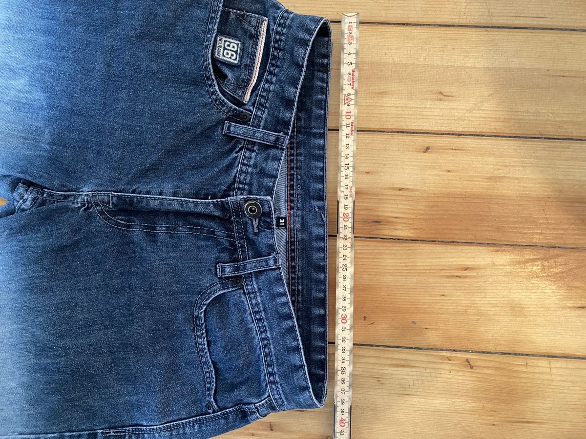 Jeans: Kurze jeans hosen bleach effect style – Usato da bern venduto da lee.vi.vi 3