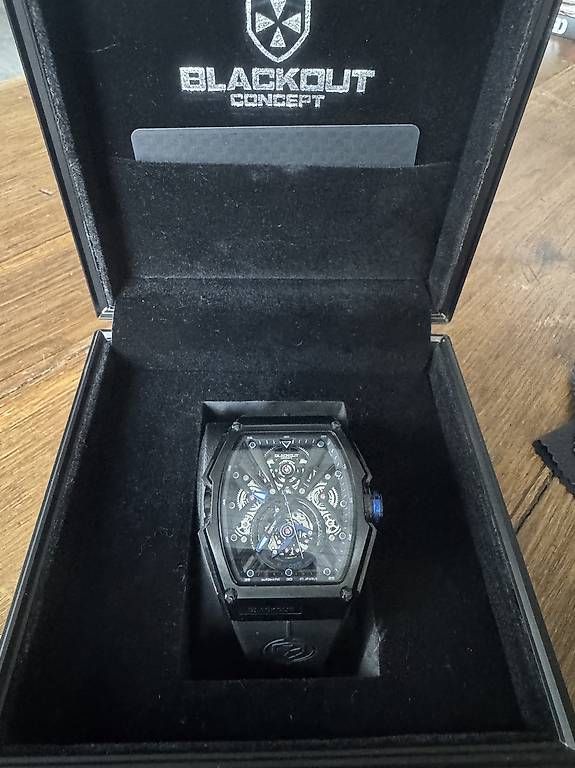 Uhren: Montre Blackout concept P-One black – Gebraucht aus La Chaux-de-Fonds von bast_84229